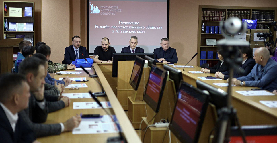 Участники автопробега «Владивосток — Луганск» сделали остановку в Барнауле